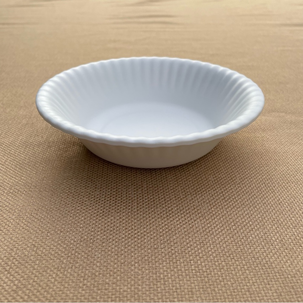 Melange 6-Piece Melamine “Paper Plate Collection” Dinnerware Set - White
